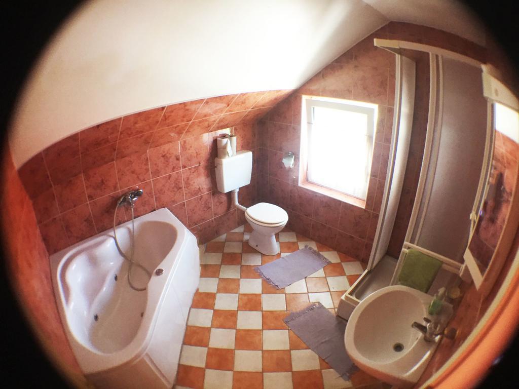 Guest House Pikapolonca Maribor Exterior foto